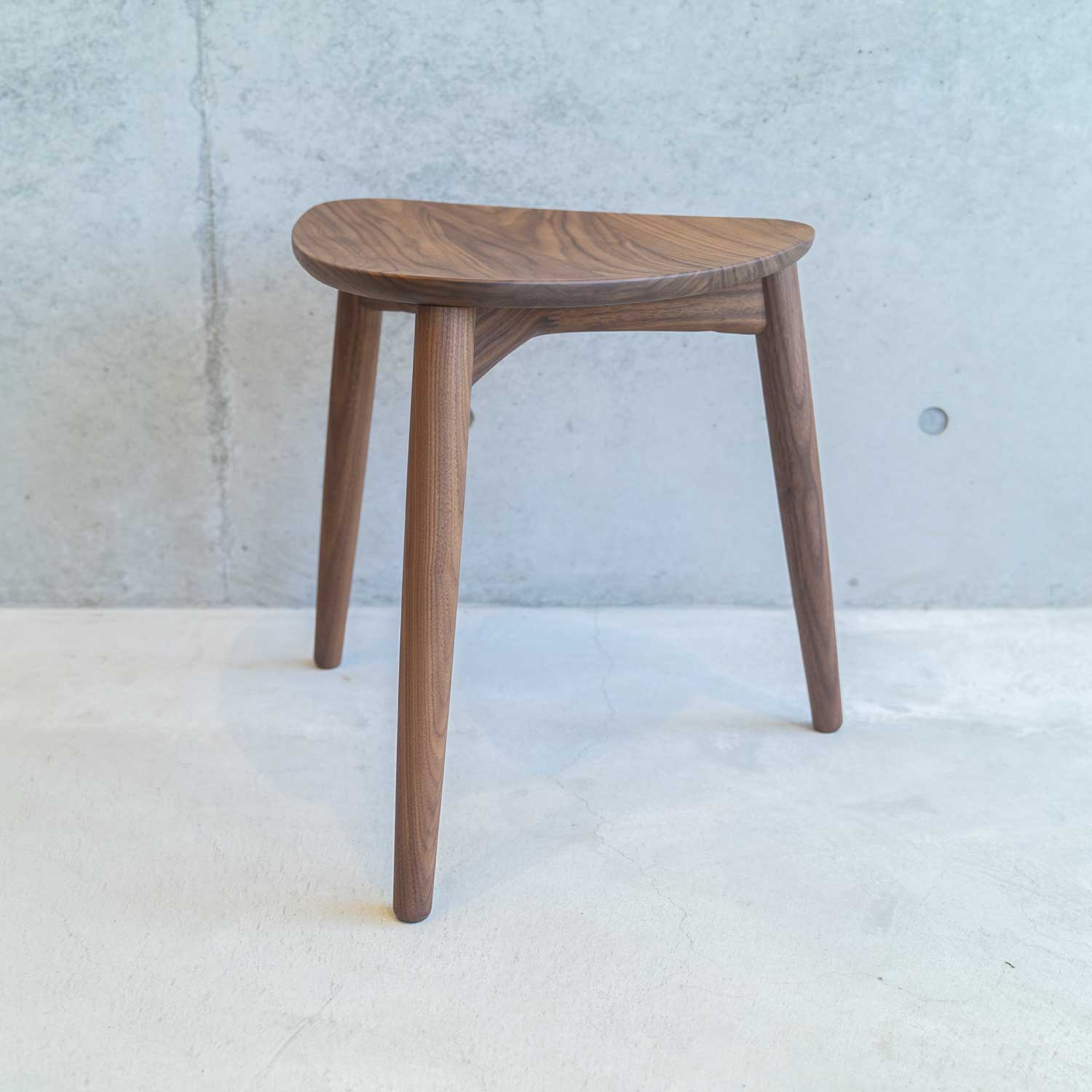 hozuki stool | 板座