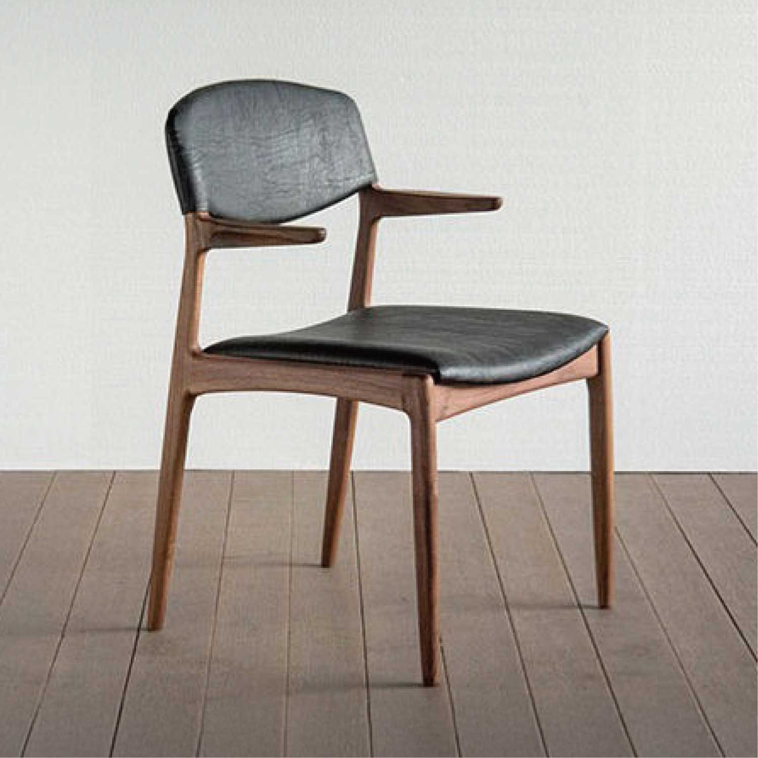 ノース セミアームチェア